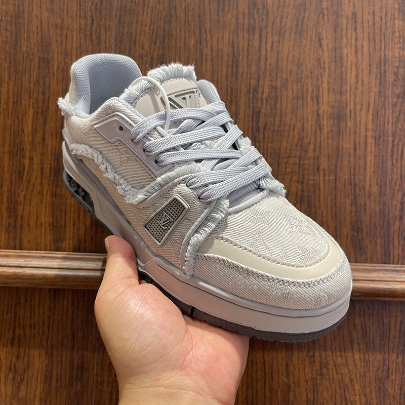 Lyra - Distressed Sneaker